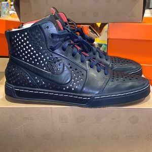 Nike Air Royal Mid Lite Vt NRG